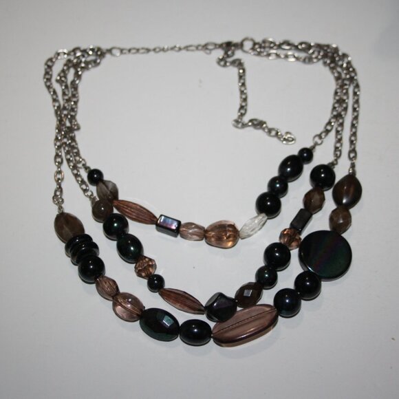 🖤✨ Silver & Black Glass Beaded Necklace – 17–21" · Layered Look · - Picture 2 of 4